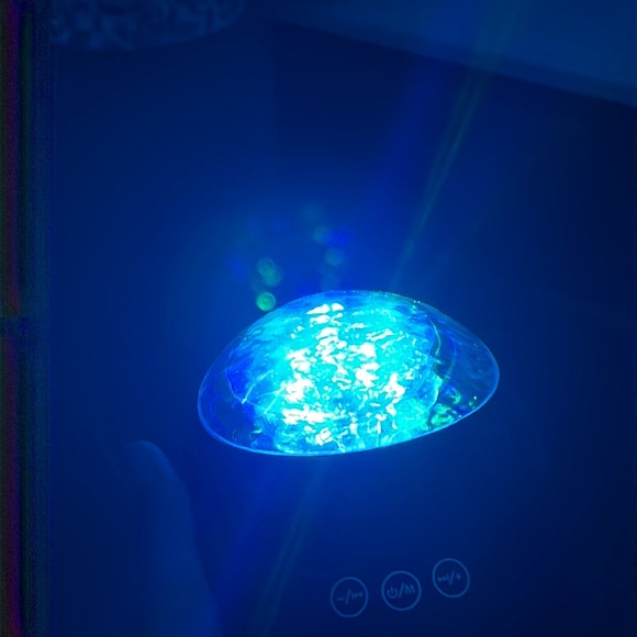 Color changing light - Picture 3 of 4